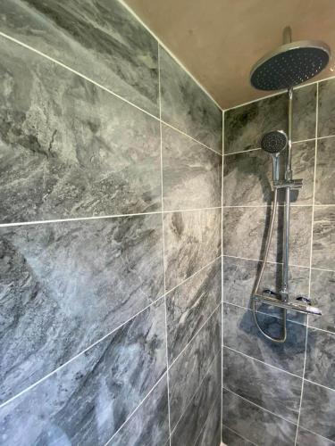 electric-shower-fitting