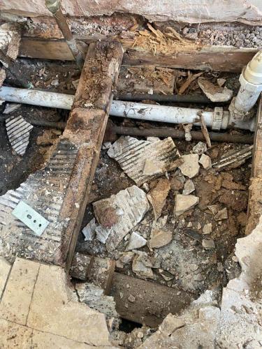 fitting-new-bathroom-floor-joist